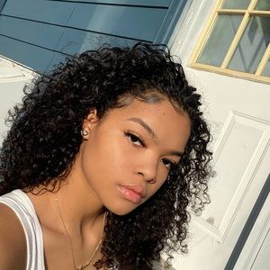 Meet your Posher, Iris